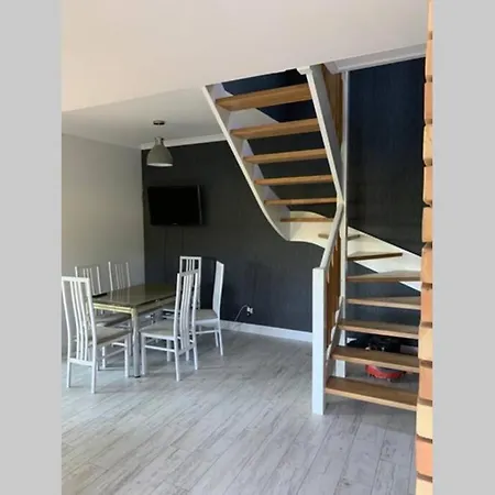 Caloroczny Letniskowy Ze Stawem بيت للعطل *