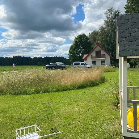 Caloroczny Letniskowy Ze Stawem