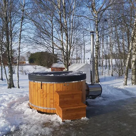 Caloroczny Letniskowy Ze Stawem 度假居 Harsz