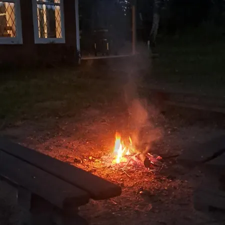 Caloroczny Letniskowy Ze Stawem 度假居 *