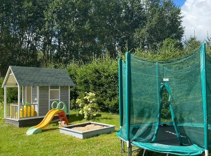 Prázdninový dům Caloroczny Letniskowy Ze Stawem *