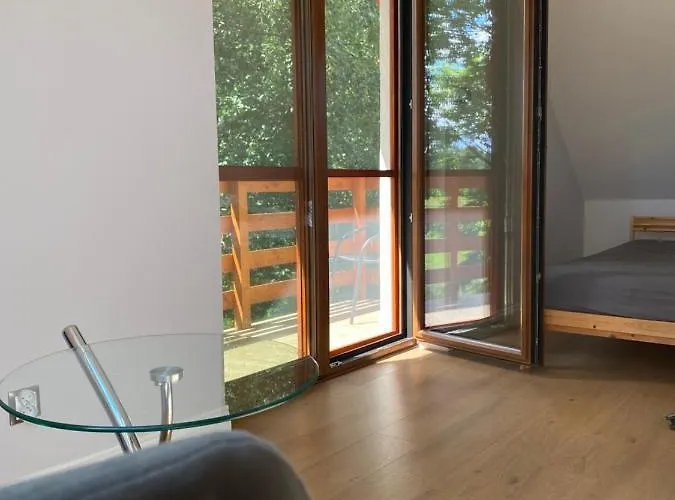 Caloroczny Letniskowy Ze Stawem *