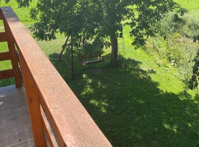 Caloroczny Letniskowy Ze Stawem Prázdninový dům *