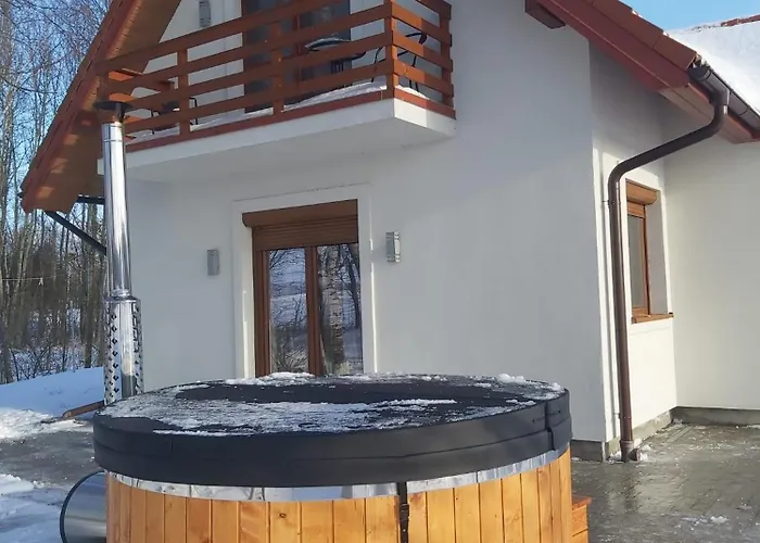 Caloroczny Letniskowy Ze Stawem Prázdninový dům