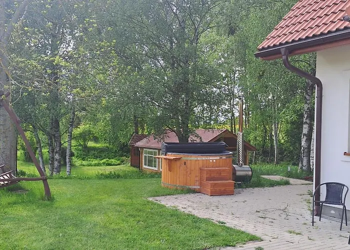 Caloroczny Letniskowy Ze Stawem