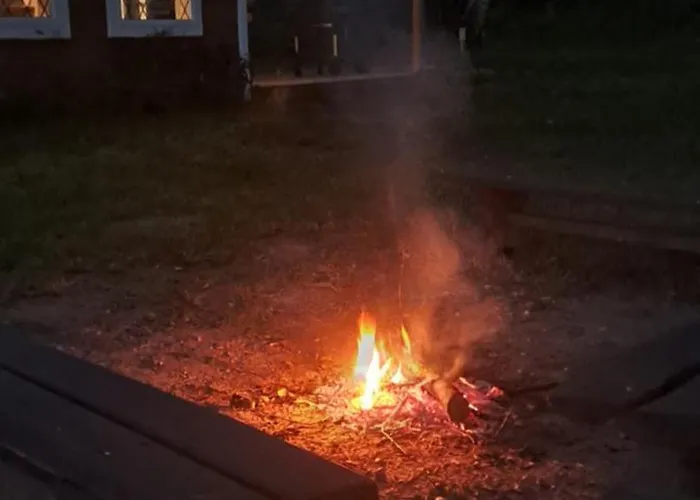 Caloroczny Letniskowy Ze Stawem Prázdninový dům *